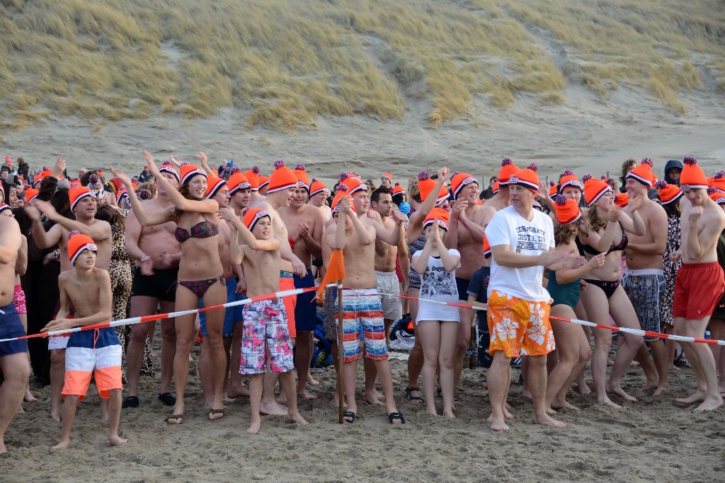 ../Images/Nieuwjaarsduik Nederzandt 2015 026.jpg